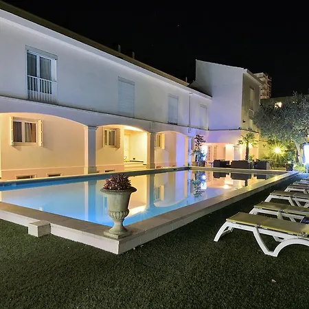 Mireille Hotel