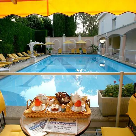 Hotel Mireille Arles